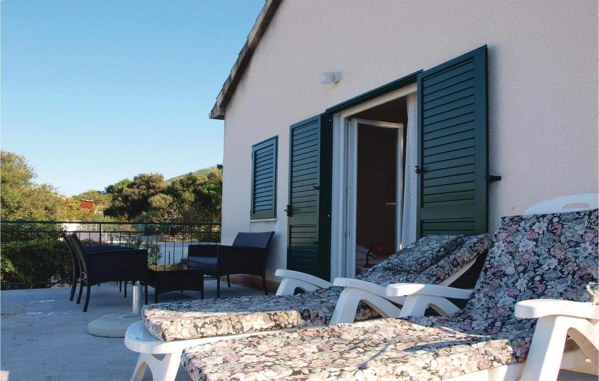 2 Bedroom Beautiful Home In Sparadici Grebaštica Extérieur photo