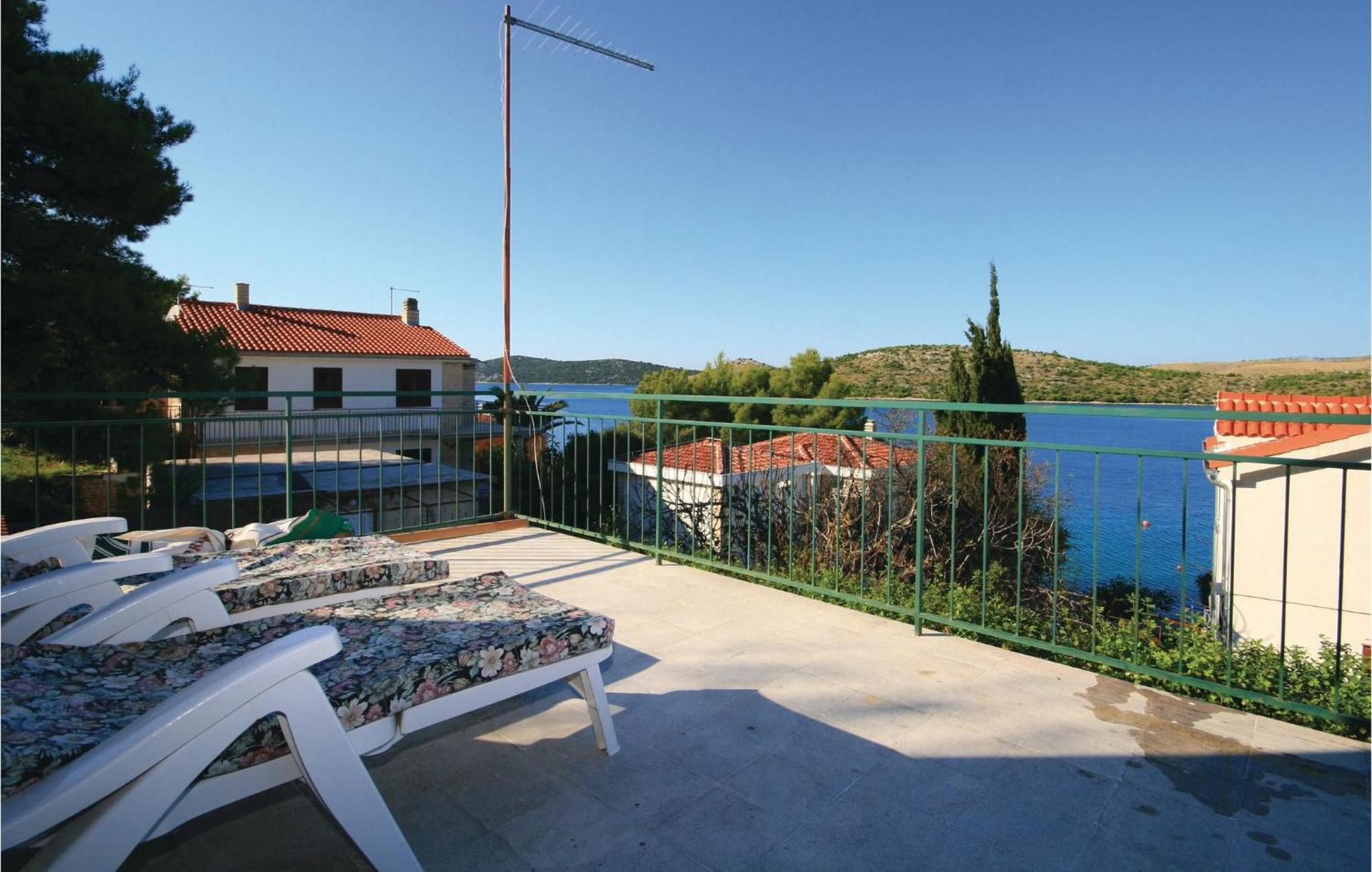 2 Bedroom Beautiful Home In Sparadici Grebaštica Extérieur photo