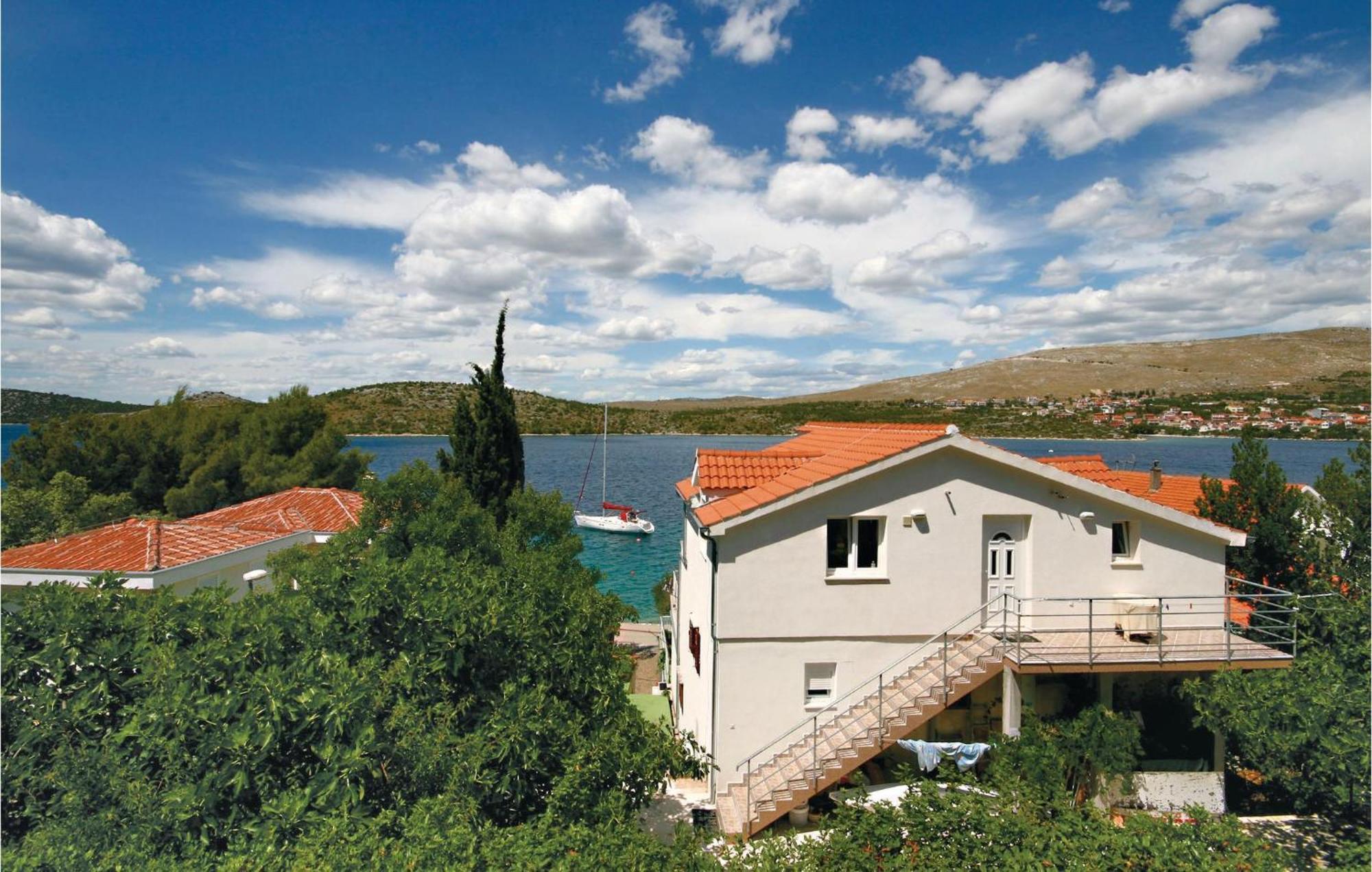 2 Bedroom Beautiful Home In Sparadici Grebaštica Extérieur photo